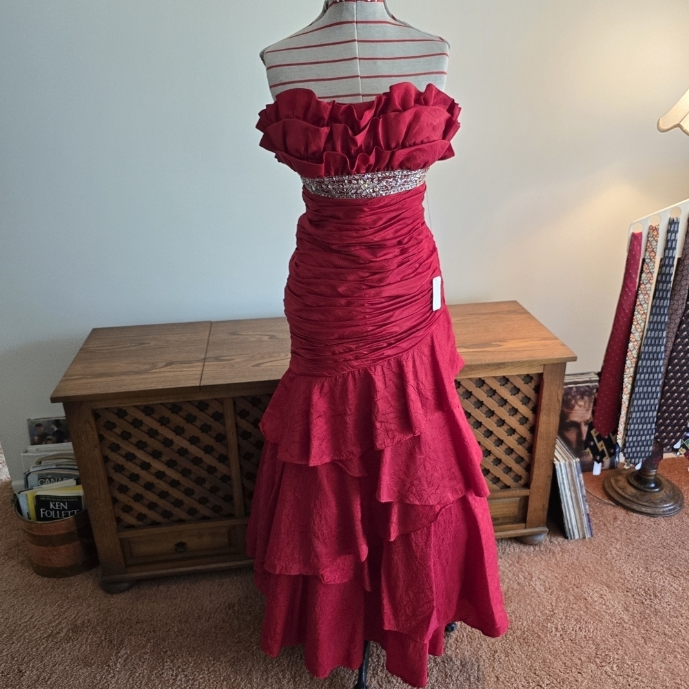Tony Bowls Paris - Fabulous Red Strapless Vintage Gown with Ruffle Details